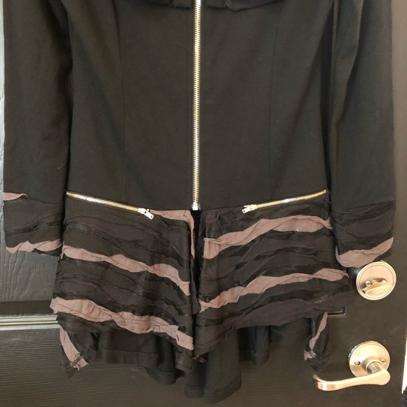 Super Cool Jacket - Picture 5 of 12